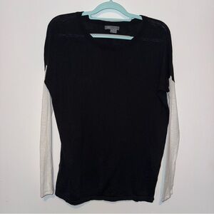 Vince 100% Cotton Black Top White Long Sleeves Women’s XS Light Sweater